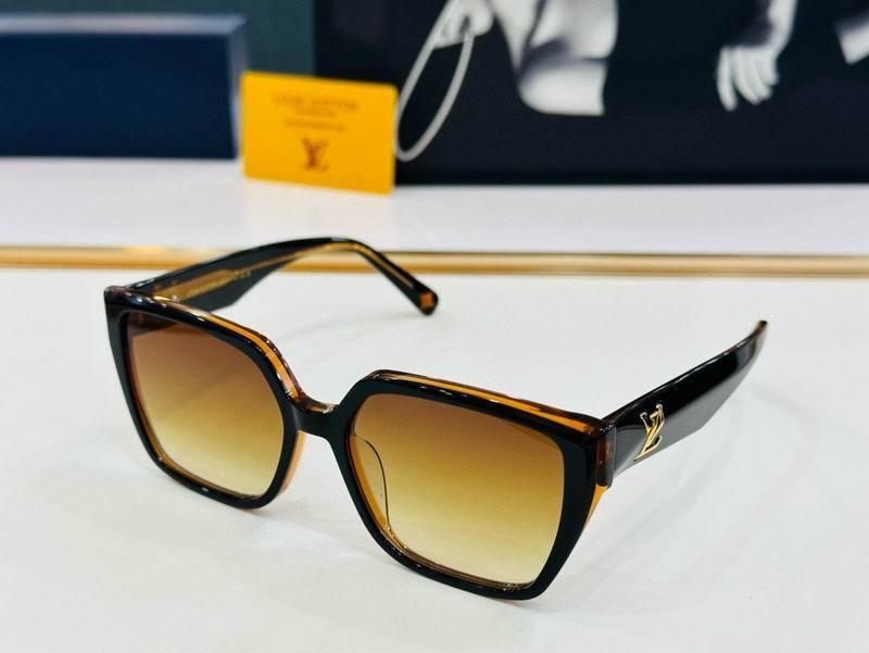 LV Sunglasses 896